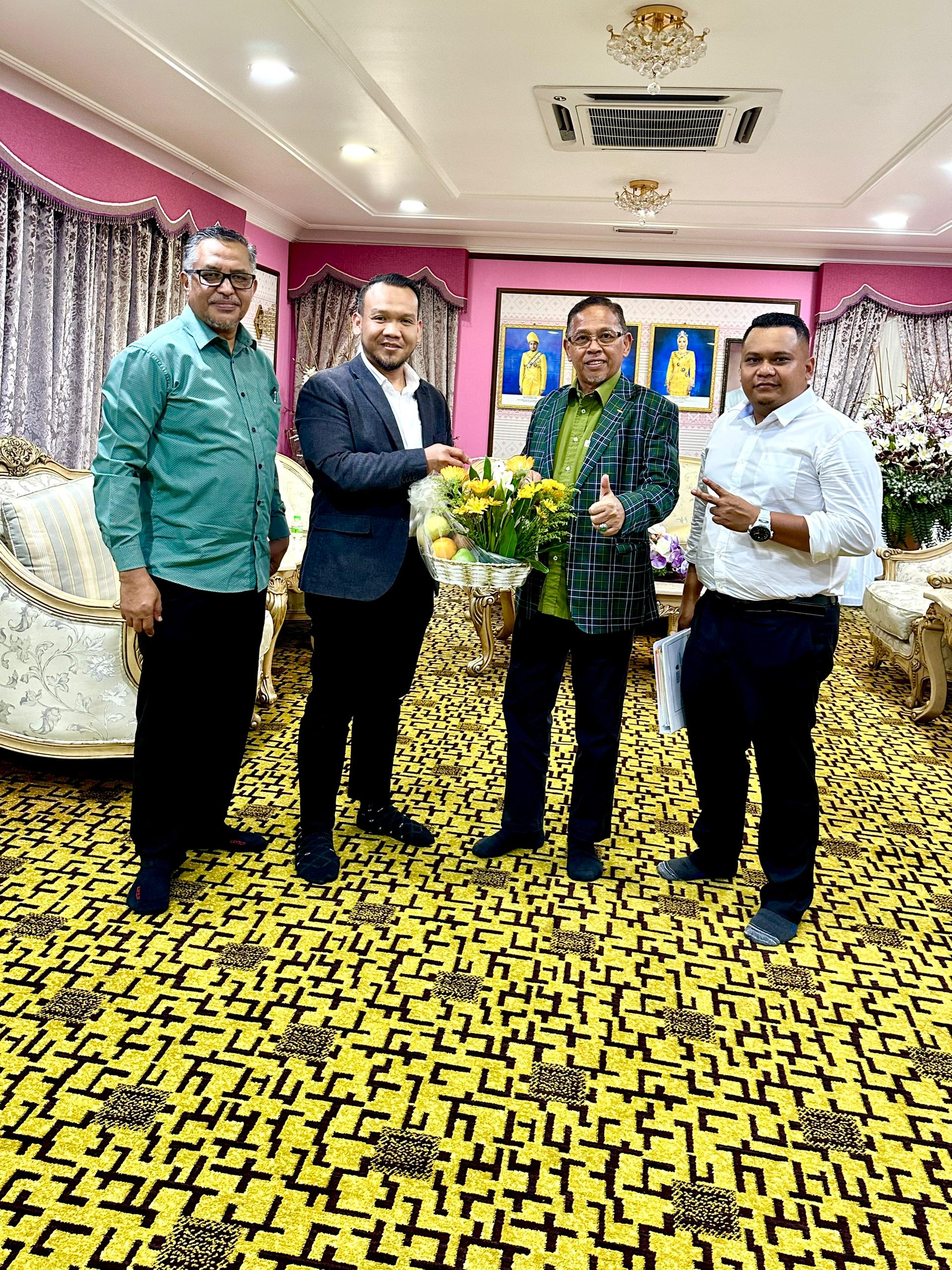 Kunjung Hormat Exco Infrastruktur , Utiliti dan Pembangunan Luar Bandar Negeri TerengganuKunjung Hormat Exco