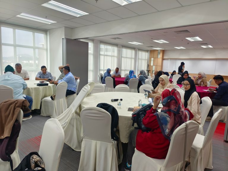 TAKLIMAT PENGURUSAN PEMBANGUNAN DAN PEMBAHARUAN INFRASTRUKTUR TELEKOMUNIKASI MAJLIS BANDARAYA KUALA TERENGGANU