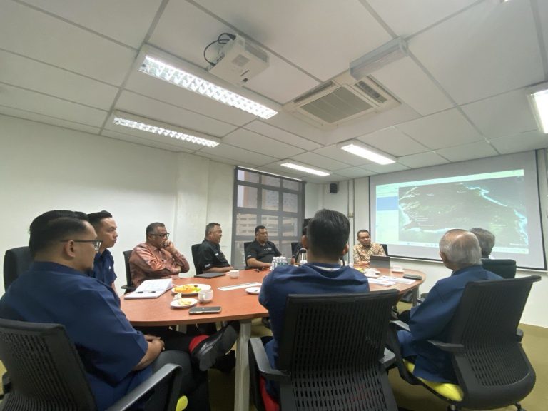 Mesyuarat perbincangan antara TCOMM, SKMM, dan Prima Cell