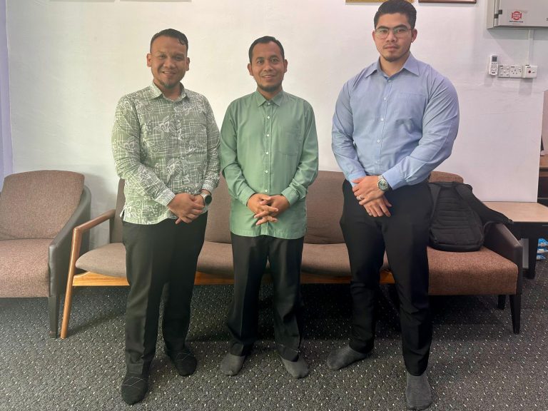 Kunjungan Hormat TCOMM ke ADUN Batu Rakit